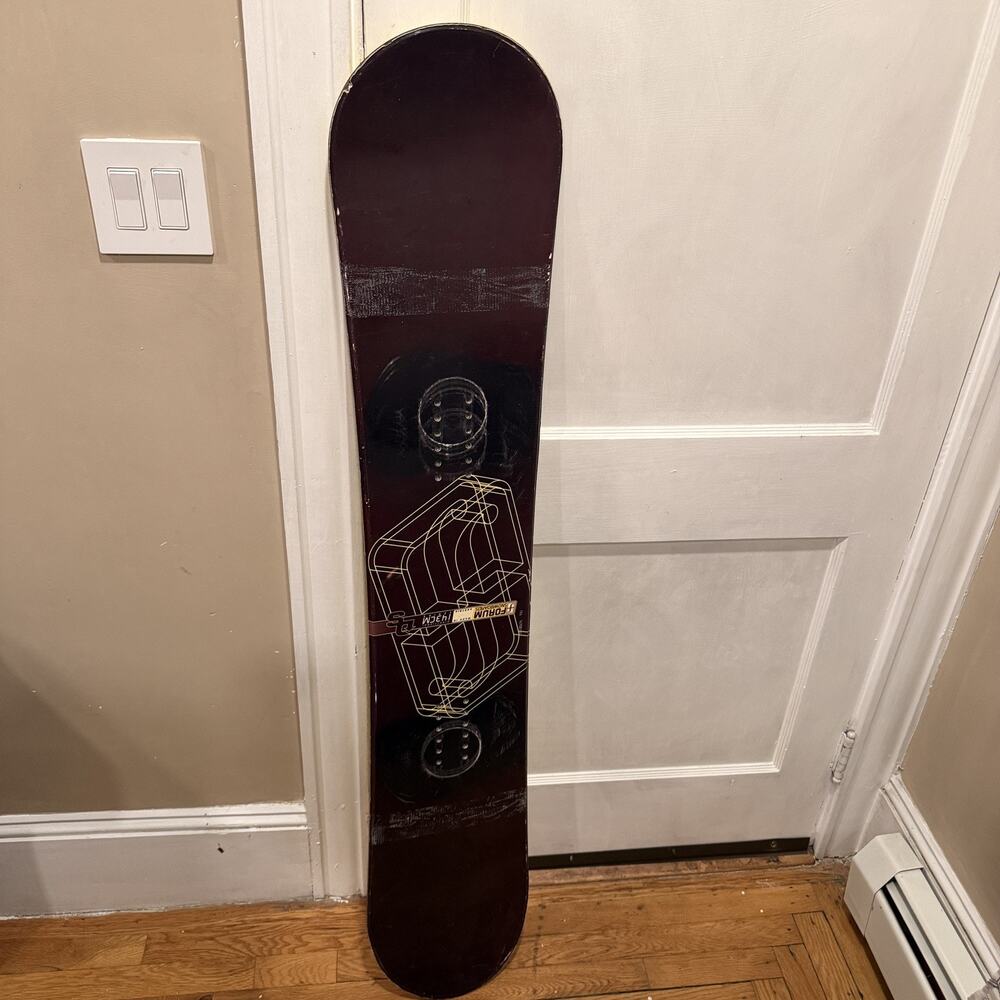 Vintage FORUM SNOWBOARD 143 cm Snowboard Blue Directional Series